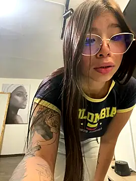 Maddy Piink online show from November 2025 09:35:02 PM