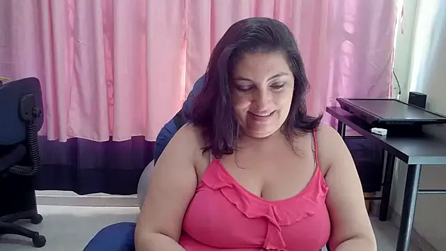lina maria99 online show from February 2026 01:43:01 PM