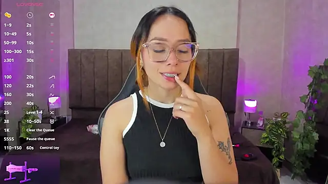 LanaMills  online show from September 2025 04:55:02 AM