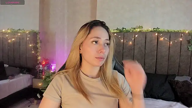 LanaMills  online show from February 2026 04:50:02 AM