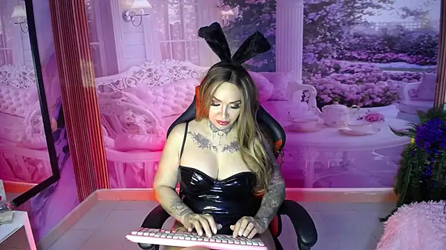 Layla-Watson online show from October 2025 12:13:02 PM