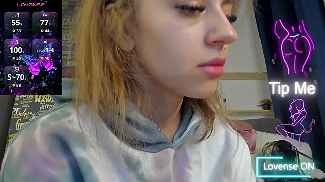 Snapshot of MaddieRay chatting on October 2025 07:33:02 PM MaddieRay online show from October 2025 07:33:02 PM