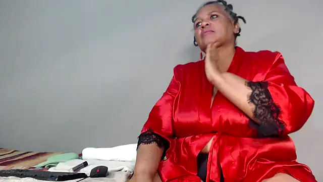 Snapshot of GrandBustyMelon chatting on September 2025 05:09:02 AM GrandBustyMelon online show from September 2025 05:09:02 AM