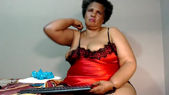 Snapshot of GrandBustyMelon chatting on October 2025 08:28:01 PM GrandBustyMelon online show from October 2025 08:28:01 PM