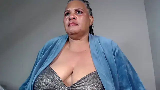 Snapshot of GrandBustyMelon chatting on October 2025 01:50:02 AM GrandBustyMelon online show from October 2025 01:50:02 AM