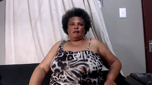 Snapshot of GrandBustyMelon chatting on November 2025 09:04:01 PM GrandBustyMelon online show from November 2025 09:04:01 PM