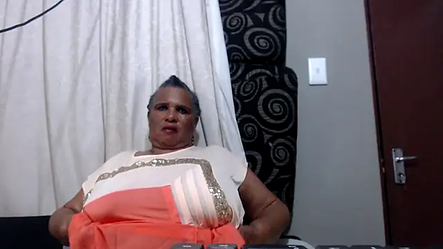 Snapshot of GrandBustyMelon chatting on December 2025 05:00:01 PM GrandBustyMelon online show from December 2025 05:00:01 PM