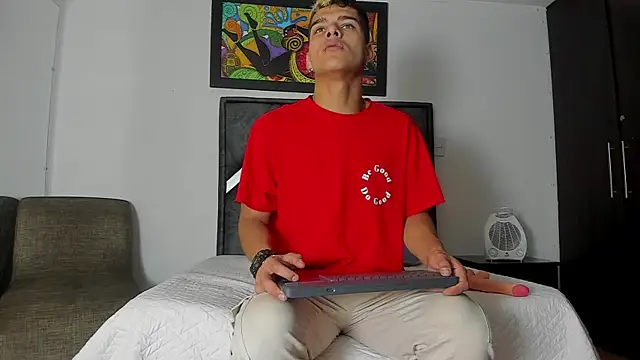 wyatt 3 online show from October 2025 12:06:01 PM