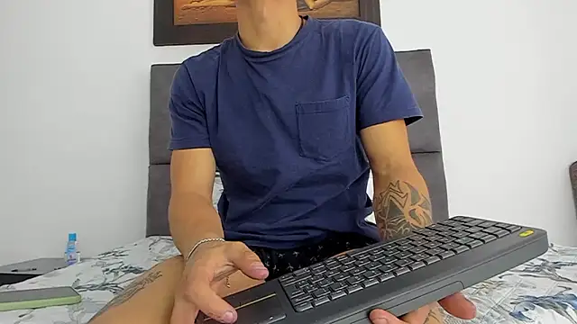 wyatt 3 online show from January 2026 12:32:02 PM