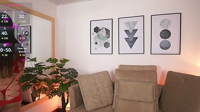 Snapshot of MilaCrave chatting on September 2025 11:45:02 AM MilaCrave online show from September 2025 11:45:02 AM