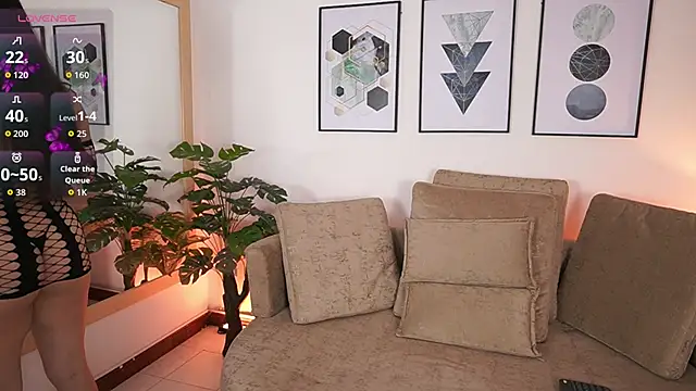 Snapshot of MilaCrave chatting on September 2025 11:44:01 AM MilaCrave online show from September 2025 11:44:01 AM