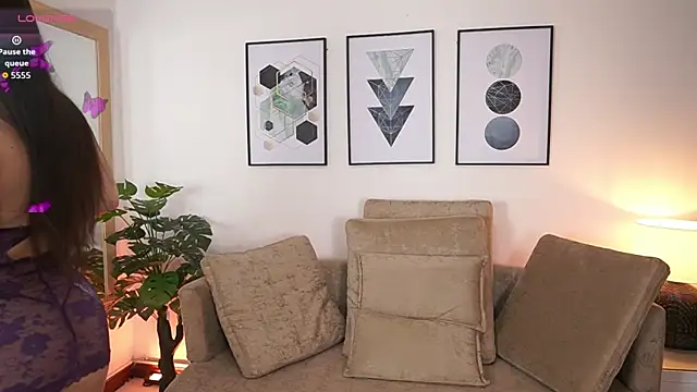 Snapshot of MilaCrave chatting on September 2025 11:57:01 AM MilaCrave online show from September 2025 11:57:01 AM