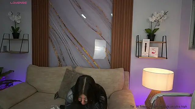 Snapshot of MilaCrave chatting on September 2025 11:37:01 AM MilaCrave online show from September 2025 11:37:01 AM