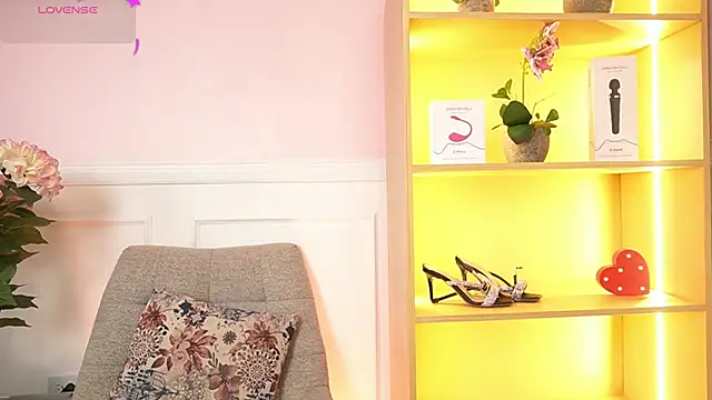 MilaCrave online show from February 2026 11:37:02 AM