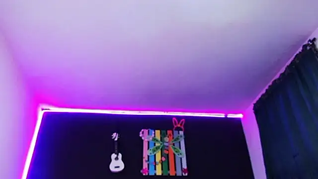 ingrid zese  online show from January 2026 07:40:01 PM