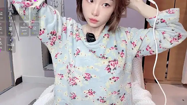 Y2Luvk online show from December 2025 09:09:01 PM