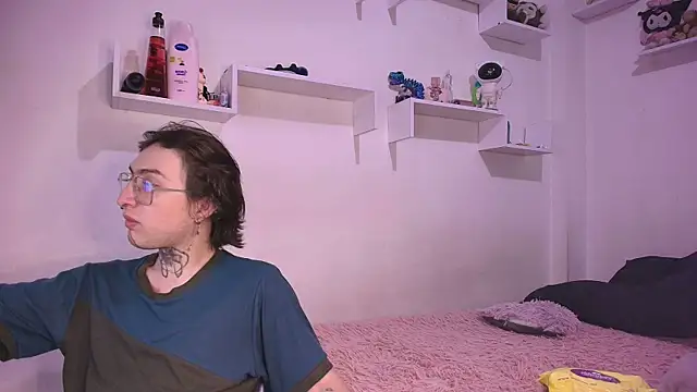 annyharriis online show from November 2025 11:15:01 PM