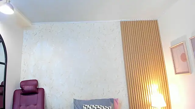 halleylorens online show from November 2025 07:24:01 PM