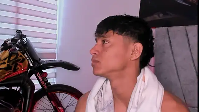 ZYZZ1312 online show from November 2025 05:36:02 PM