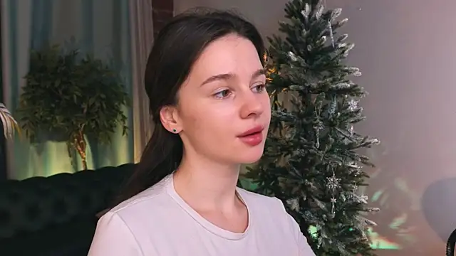 Olivia Farrell online show from December 2025 01:09:02 PM