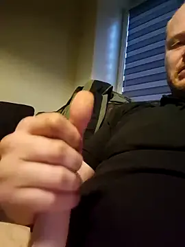 svenni2525 online show from October 2025 05:10:02 PM