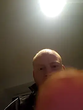 svenni2525 online show from October 2025 06:11:02 AM