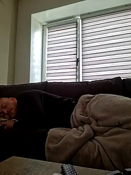 svenni2525 online show from October 2025 10:49:01 AM