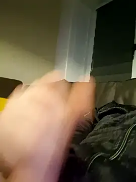 svenni2525 online show from October 2025 12:01:02 AM