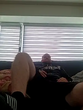 svenni2525 online show from October 2025 11:55:02 AM