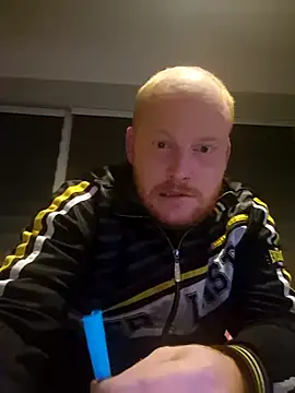 svenni2525 online show from October 2025 03:51:02 AM