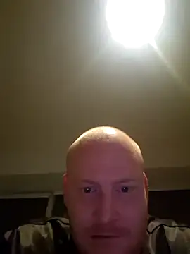 svenni2525 online show from October 2025 12:38:02 AM