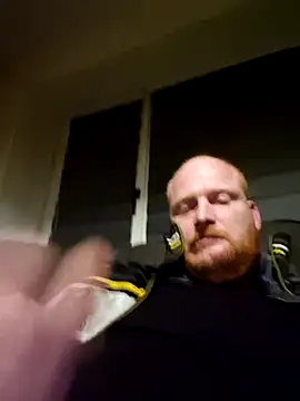 svenni2525 online show from November 2025 04:29:02 AM