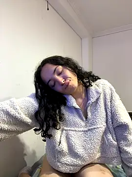 Snapshot of aliceclair_ chatting on October 2025 06:01:01 AM aliceclair online show from October 2025 06:01:01 AM