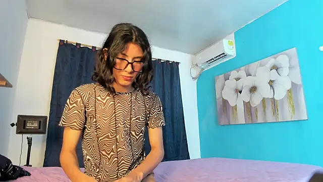 Snapshot of angel_hasss chatting on September 2025 02:44:02 AM angel hasss online show from September 2025 02:44:02 AM