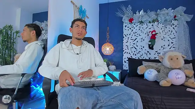 Adonis WB online show from December 2025 08:58:02 PM