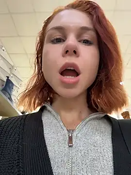 Snapshot of RosieSecret chatting on October 2025 08:04:02 AM RosieSecret online show from October 2025 08:04:02 AM