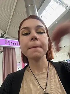 Snapshot of RosieSecret chatting on October 2025 08:11:02 AM RosieSecret online show from October 2025 08:11:02 AM