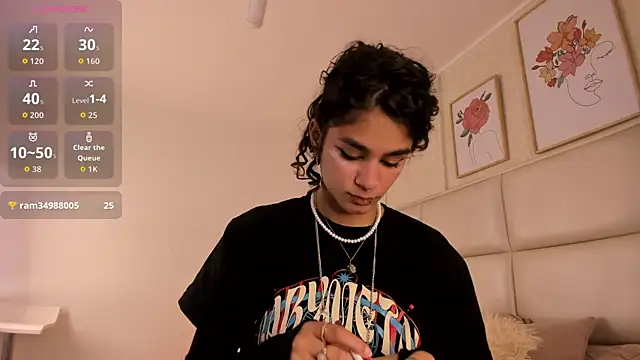 Puffy Hearts online show from October 2025 07:20:02 PM