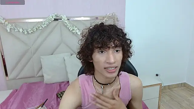 Snapshot of Chipi_tay chatting on October 2025 07:03:01 PM Chipi tay online show from October 2025 07:03:01 PM