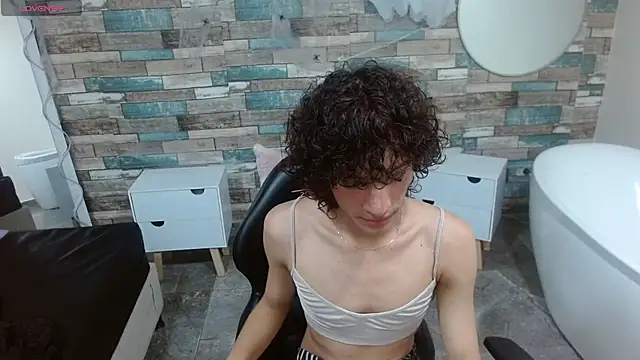 Snapshot of Chipi_tay chatting on November 2025 07:13:01 PM Chipi tay online show from November 2025 07:13:01 PM