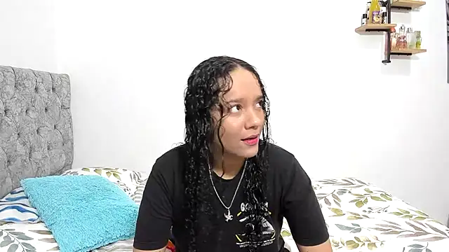 nay and aleja1 online show from November 2025 02:34:01 AM