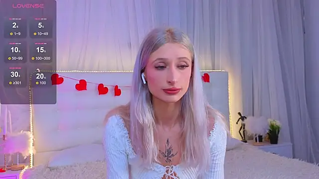 Snapshot of Monica_Leen chatting on February 2026 06:20:02 AM Monica Leen online show from February 2026 06:20:02 AM