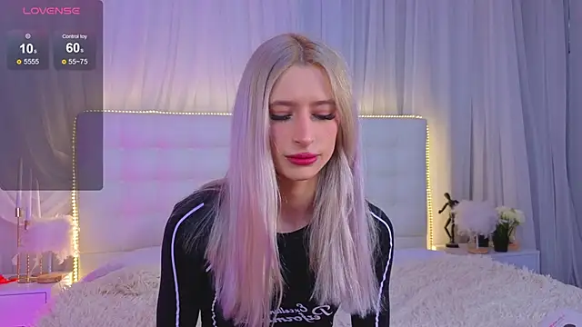 Snapshot of Monica_Leen chatting on March 2026 06:15:01 AM Monica Leen online show from March 2026 06:15:01 AM