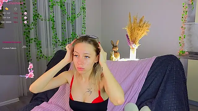 Snapshot of NyxaThorn chatting on December 2025 02:33:01 PM NyxaThorn online show from December 2025 02:33:01 PM