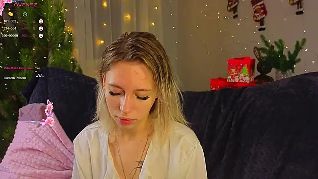 Snapshot of NyxaThorn chatting on December 2025 02:35:01 PM NyxaThorn online show from December 2025 02:35:01 PM