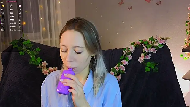 Snapshot of NyxaThorn chatting on January 2026 02:43:01 PM NyxaThorn online show from January 2026 02:43:01 PM