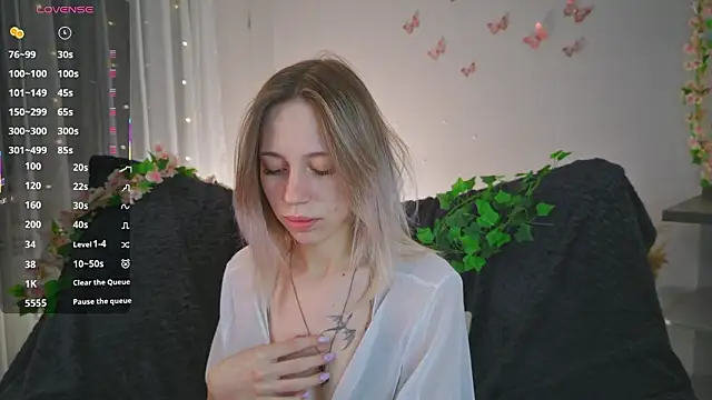 Snapshot of NyxaThorn chatting on February 2026 04:49:02 PM NyxaThorn online show from February 2026 04:49:02 PM