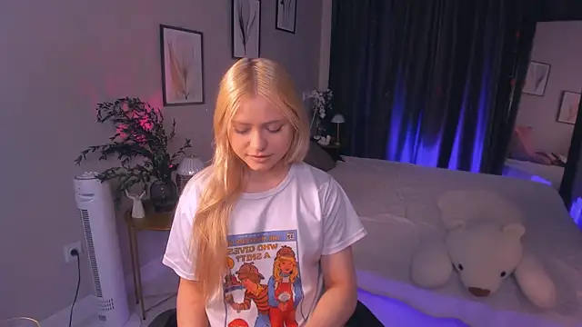 Snapshot of Millie_Vanillies chatting on September 2025 02:28:02 PM Millie Vanillies online show from September 2025 02:28:02 PM