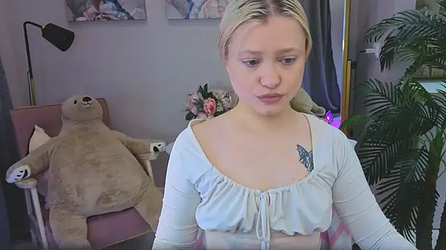 Snapshot of Millie_Vanillies chatting on October 2025 03:22:02 PM Millie Vanillies online show from October 2025 03:22:02 PM