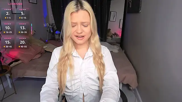 Snapshot of Millie_Vanillies chatting on October 2025 08:31:02 PM Millie Vanillies online show from October 2025 08:31:02 PM